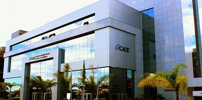 Cade concede mais prazo para que Petrobras venda refinarias