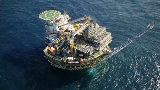 Petróleo reverte ganhos e passa a cair com avanço nas tratativas entre Ucrânia e Rússia