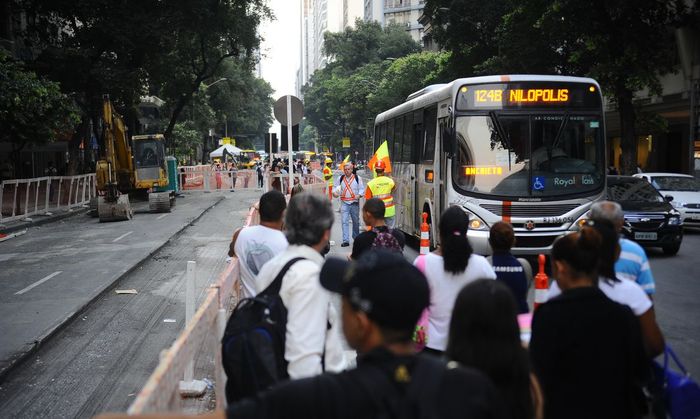 Nova alta do diesel pode deixar cidades sem ônibus, dizem empresas