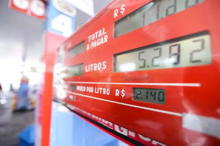 Liminar do ICMS pode subir preço do diesel, e governo tenta forçar nova mudança