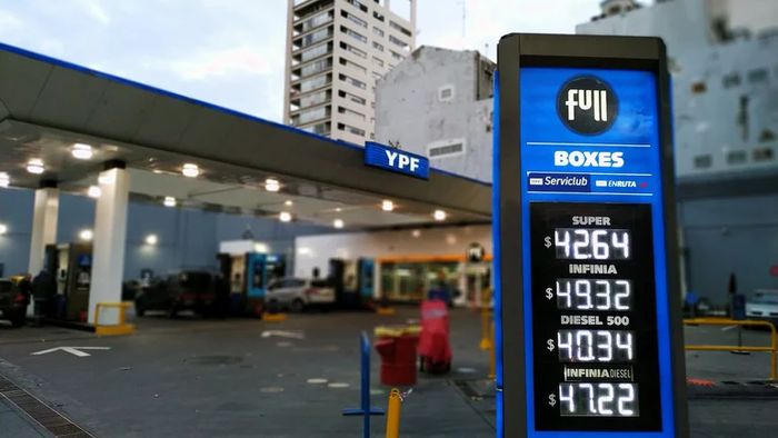 Preço dispara e províncias já racionam diesel na Argentina