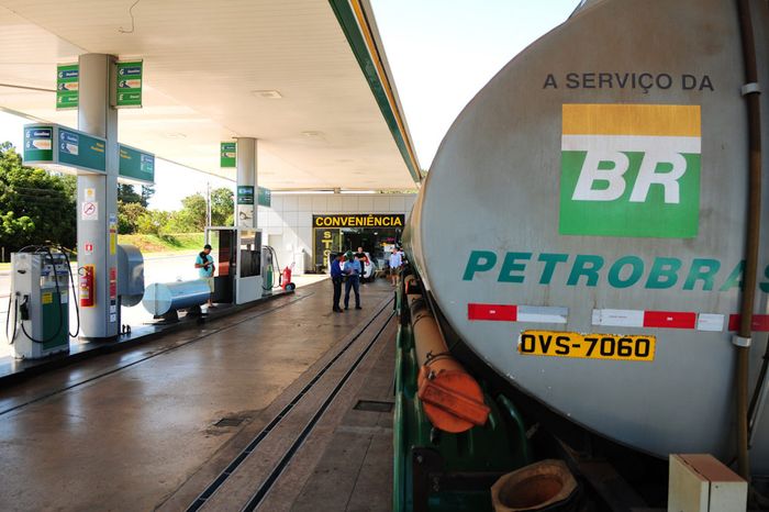Para corrigir defasagem, diesel teria de subir ao menos R$ 0,83 nas refinarias, apontam consultorias