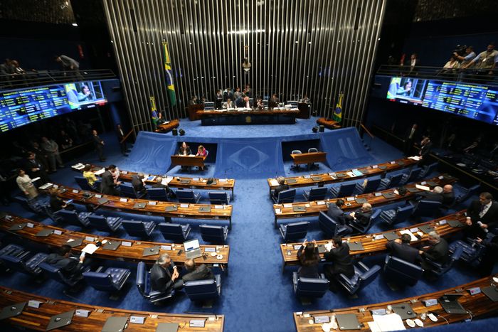 Projeto para segurar o preço dos combustíveis será votado nesta segunda