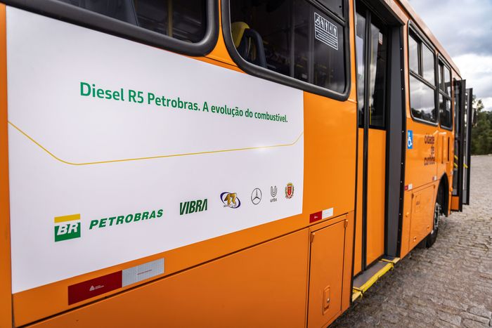 Petrobras realiza testes com diesel coprocessado em ônibus de Curitiba 