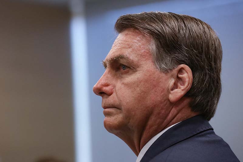 Bolsonaro defende revisão de política de preços para conter alta dos combustíveis