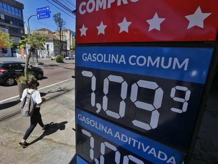 Preços de gasolina e diesel já superam os R$ 8 na maioria dos estados
