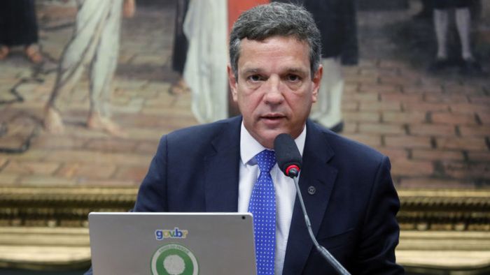 Caio Paes de Andrade toma posse como conselheiro e presidente da Petrobras