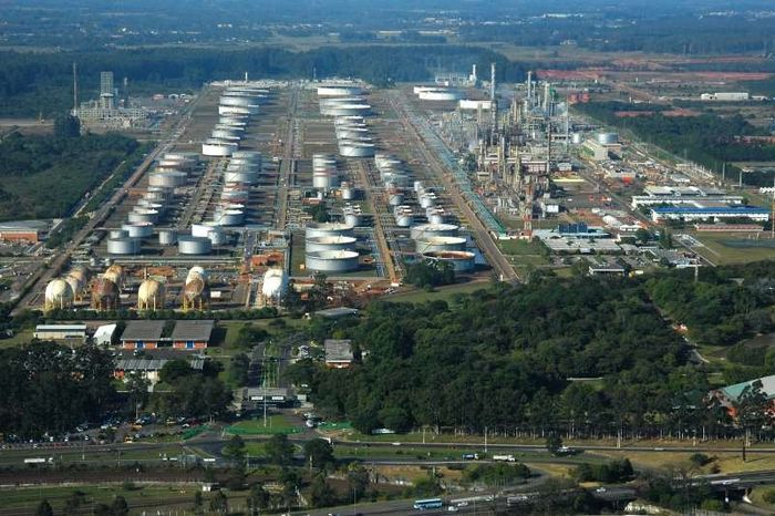 Petrobras retoma processo de venda de refinarias 
