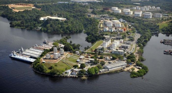 Venda de refinaria da Petrobras divide Cade