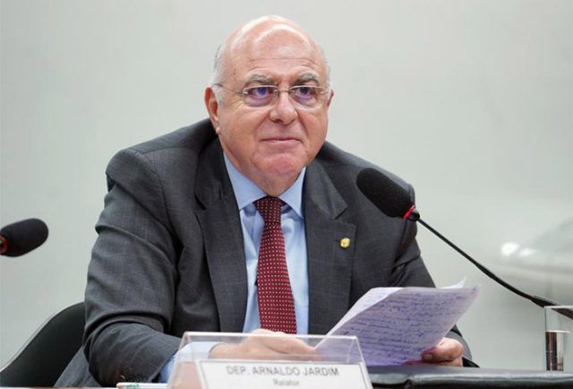 PDL tenta derrubar decreto de Bolsonaro que flexibilizou prazos do Renovabio