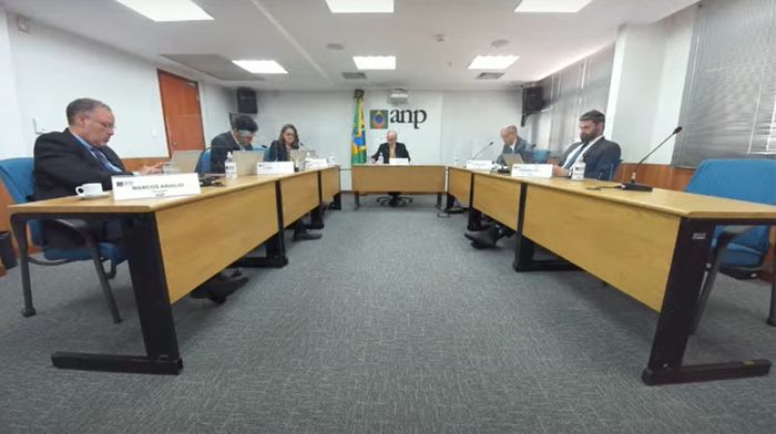 ANP rejeita aumento de estoques mínimos de diesel, em alívio para distribuidoras