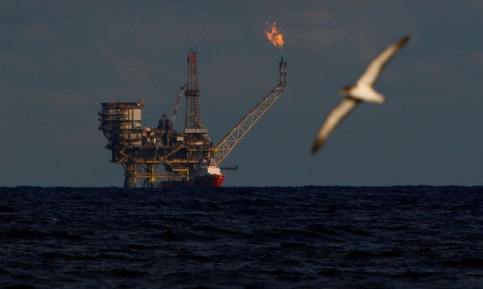 Petróleo e comida estão prestes a disparar de novo, diz Invesco