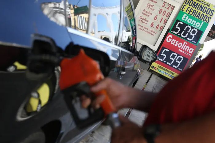 Defasagens da gasolina e do diesel no Brasil sobem com alta do petróleo