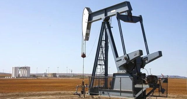 Em mês volátil, Brent mais caro reforça tendência de reajustes da Petrobras