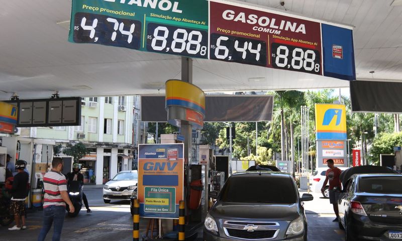 Brasil deixa de arrecadar quase R$ 120 bi para subsidiar combustíveis fósseis