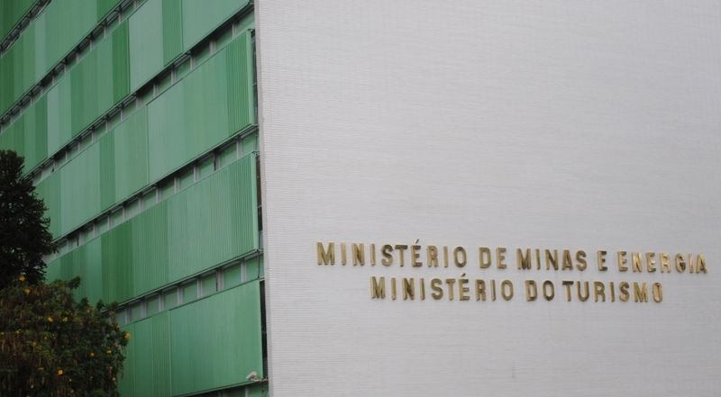 Grupo técnico de Minas e Energia recebe críticas por resgatar petistas; setor vê espaço para diálogo