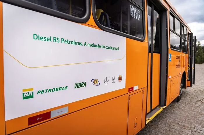 Petrobras conclui testes com diesel RX em frota de ônibus em Curitiba