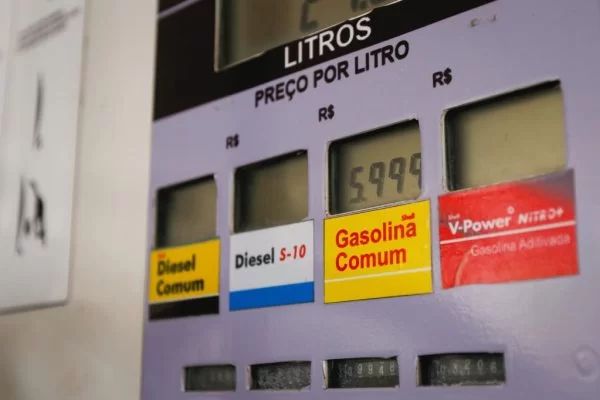 Para especialistas, fundo que equalize combustíveis é viável