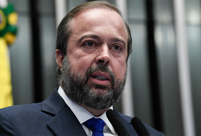 MME fará pesquisa para definir percentual de biocombustíveis, diz Silveira
