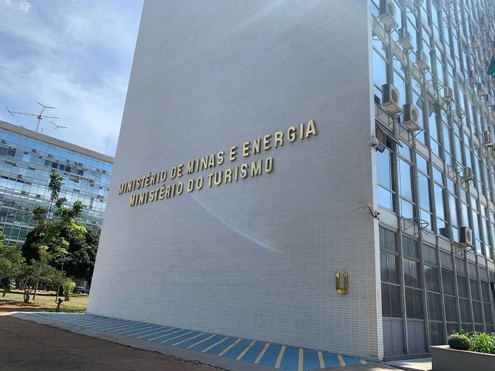 Definição da agenda do novo governo em energia é urgente, diz CBIE
