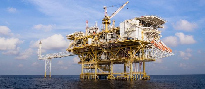 Petróleo sobe com alívio de temores por alta de juros nos EUA