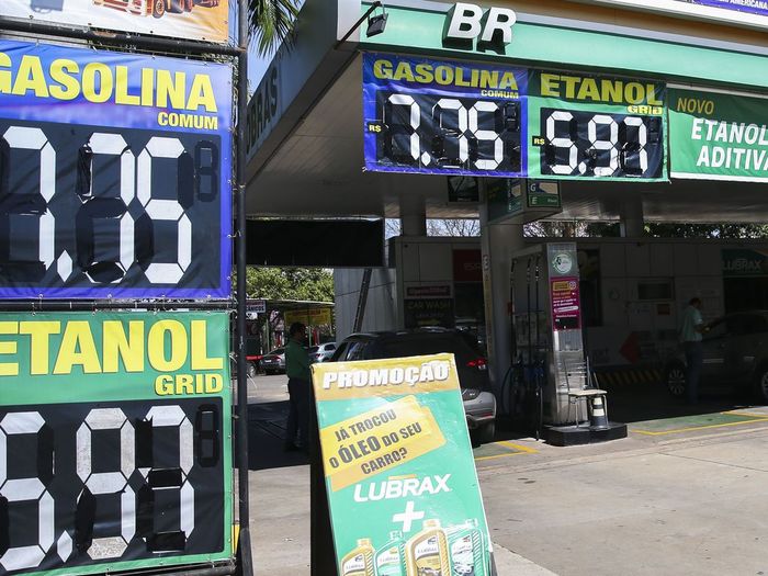ANP: preço médio do diesel cai 0,5% nos postos enquanto gasolina sobe 3,3%
