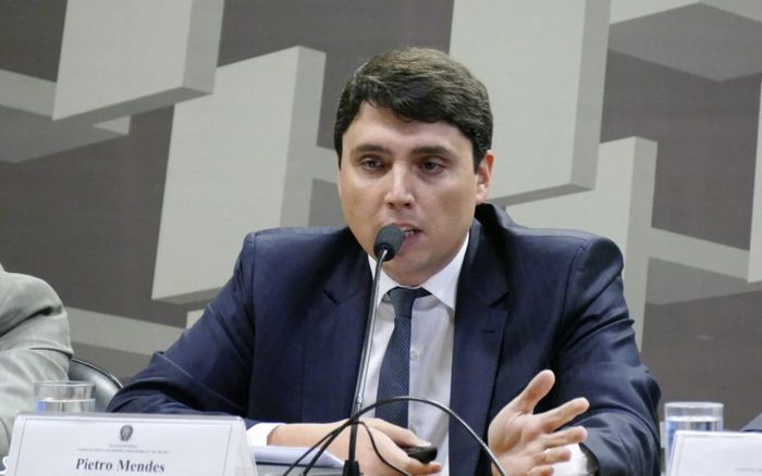 Secretário de Petróleo do governo é eleito presidente do conselho da Petrobras