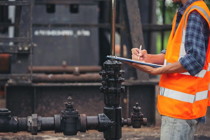 Petróleo fecha estável com foco em temores econômicos e cortes da Opep+