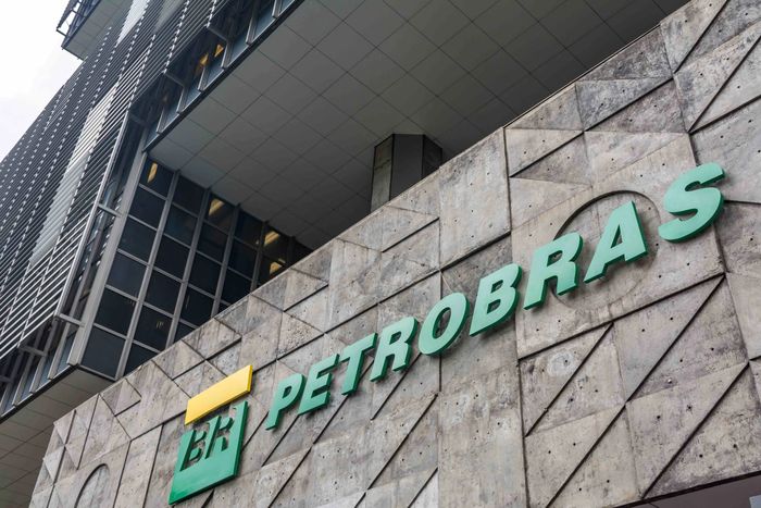 Petrobras confirma discussão que pode desvincular preço de combustíveis do mercado internacional
