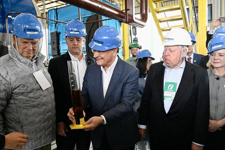 Geraldo Alckmin ressalta importância do biodiesel em evento na usina da Potencial 