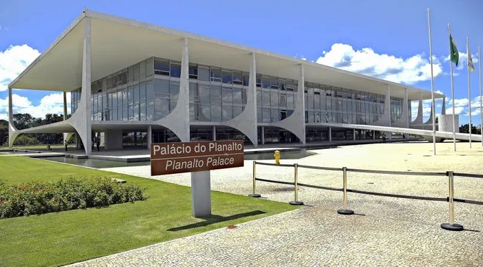 PL eleva mistura de etanol e impõe metas para diesel verde e aviação