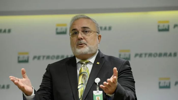 Entrada de diesel russo a preços baixos é circunstancial e não pode “desaquecer nossas máquinas”, diz CEO da Petrobras