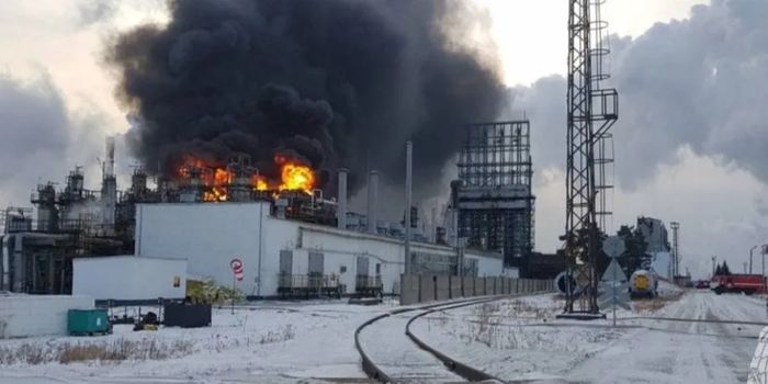 Petróleo bate máxima de 2024 com preocupações sobre oferta da Rússia