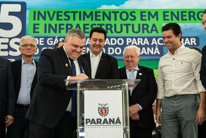 Roberto Dziura Jr - AEN
