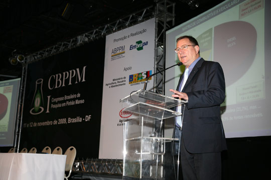 José Accarini no Congresso de Pinhão-manso
