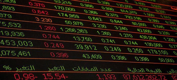 Petróleo deve cair de US$ 100 para US$ 70 em 2027, prevê Fitch Ratings