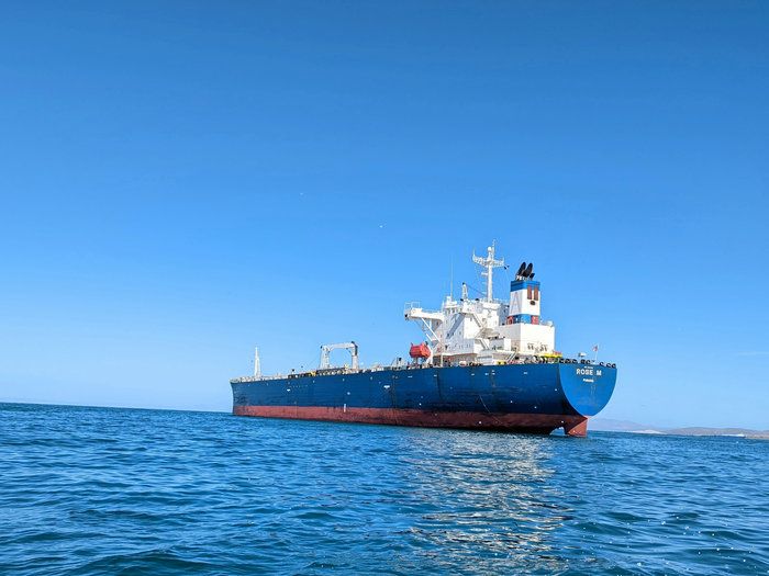 Preço do petróleo cai com Arábia Saudita oferecendo mais petróleo por meio de Omã