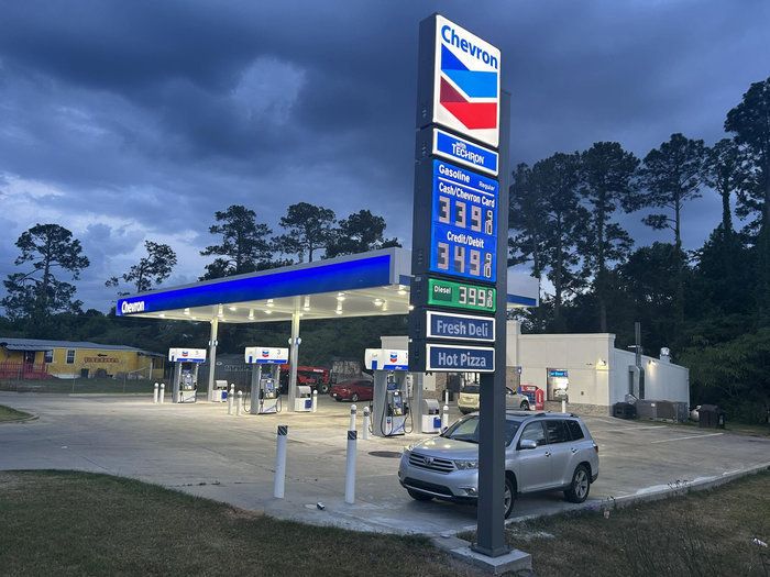 Preço do diesel nos EUA bate novo recorde e supera US$ 6,48 por galão