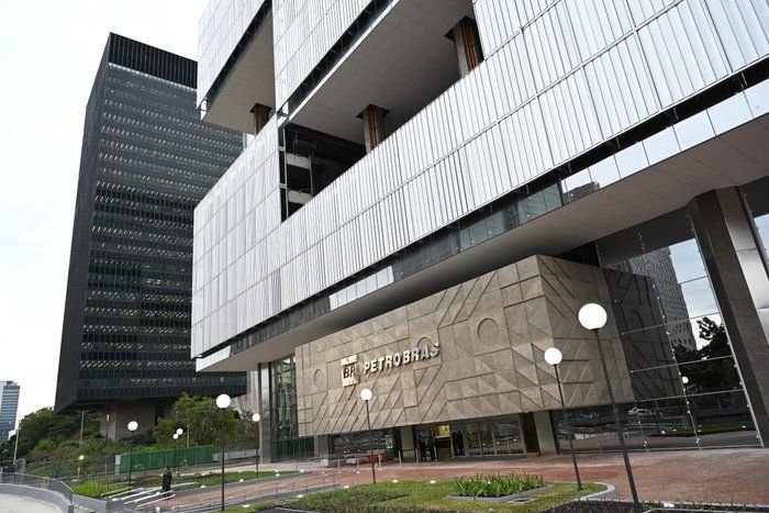 Petrobras já garantiu importações de diesel de 650 mi litros em outubro