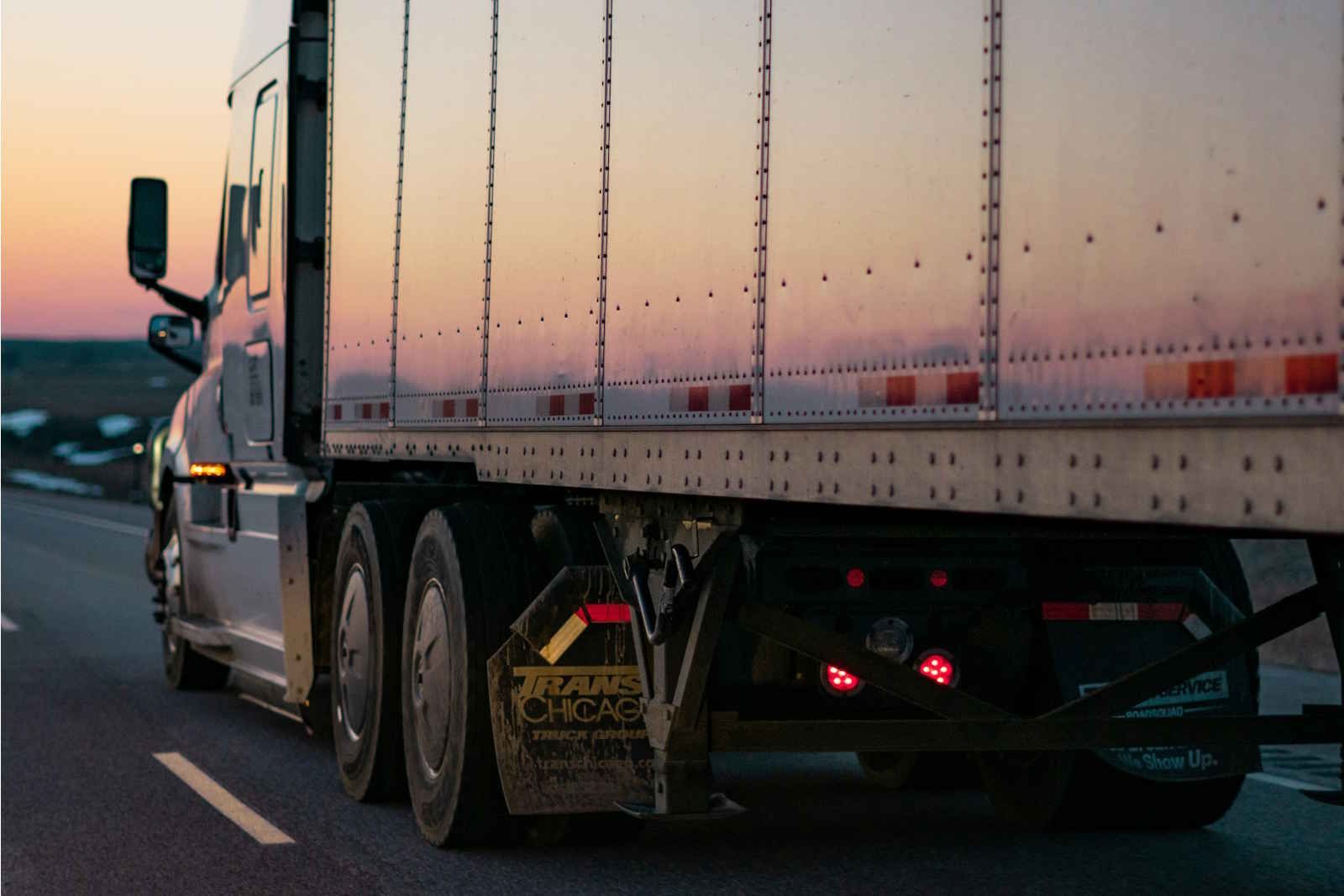 Preço global do diesel deve permanecer alto apesar do acordo entre EUA e Rússia