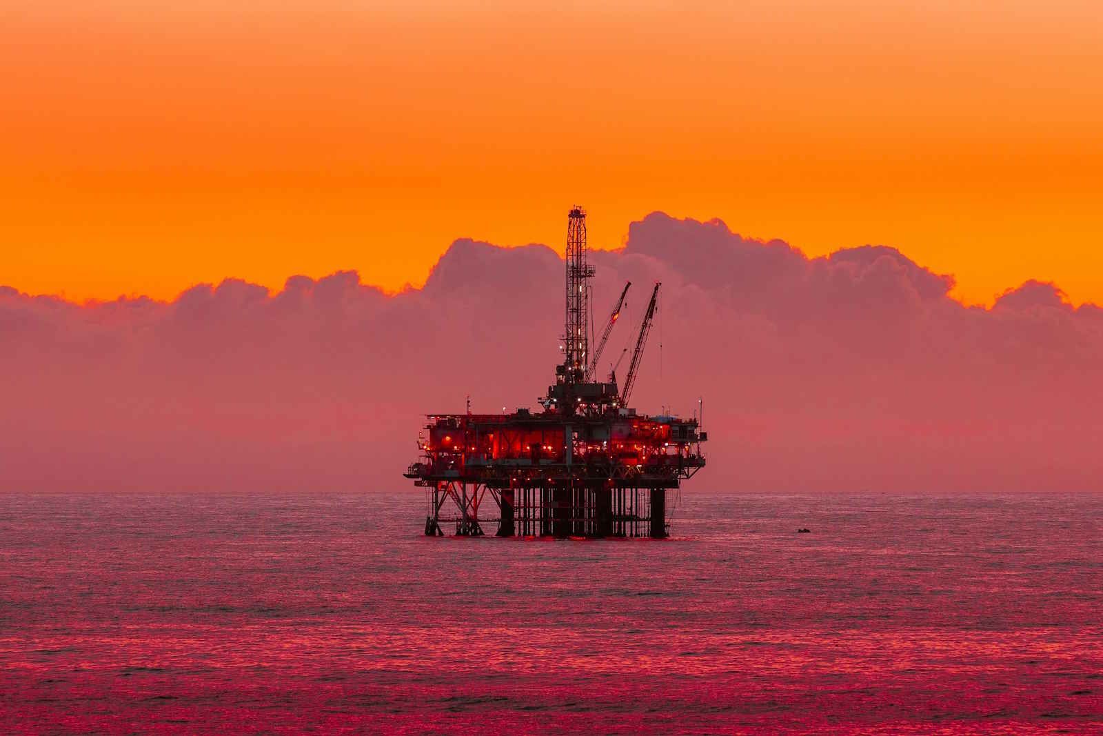 Petróleo fecha em alta após ataques na Arábia Saudita gerarem preocupações com oferta