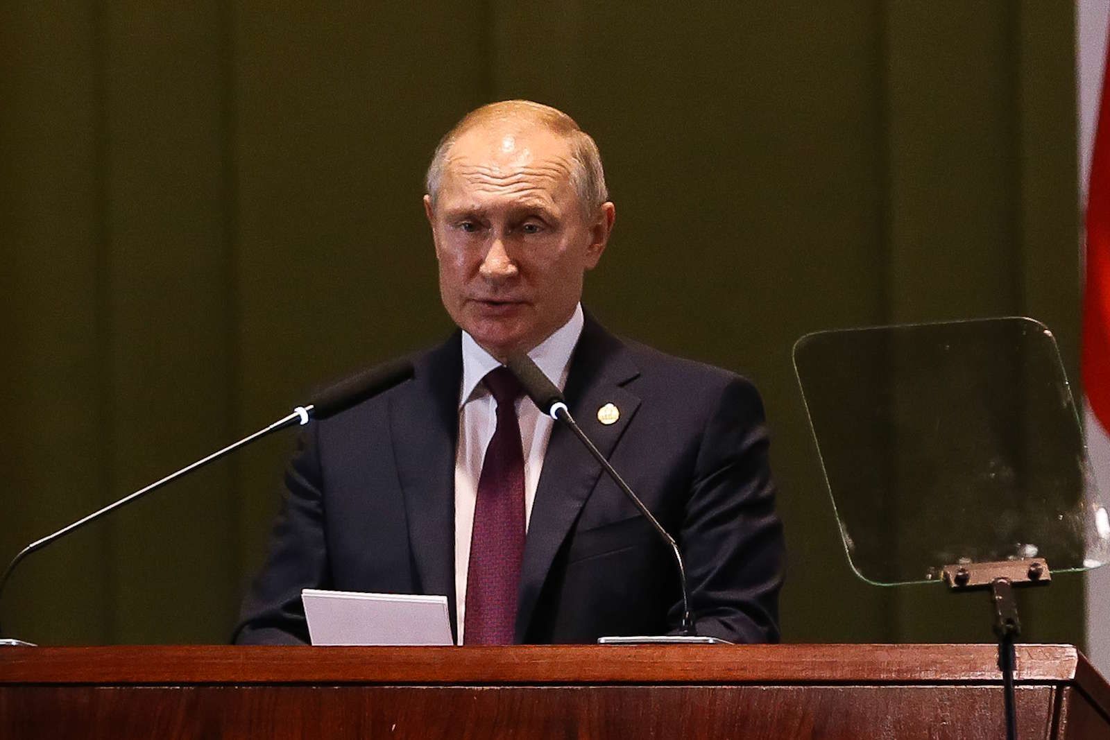 Rússia não fornecerá diesel a mercados globais até que sanções sejam suspensas, diz Putin